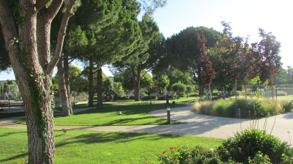 Jardin centrale de La Crau, environnement de jardin paysager